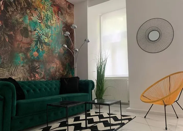 Apartament Cool Center Apt. @ Metro And Shopping Street *
