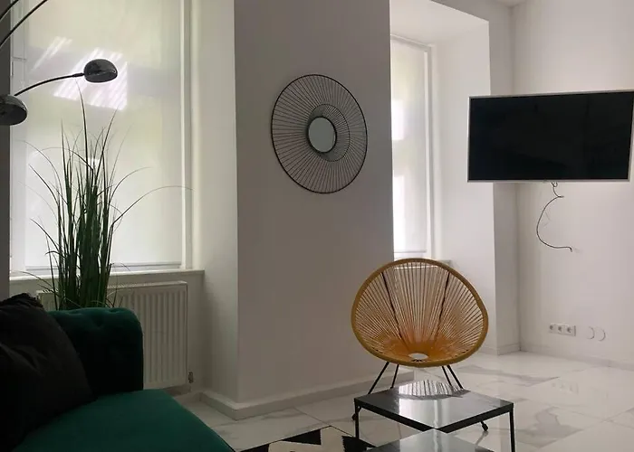 Apartament Cool Center Apt. @ Metro And Shopping Street *